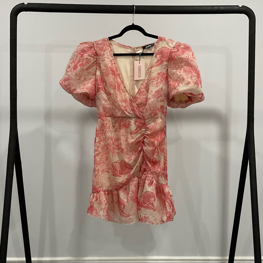 ✨NWT✨[12][MissGuided] Poof Sleeve Mini Dress w/Red & Creme Jaguar•Women’s